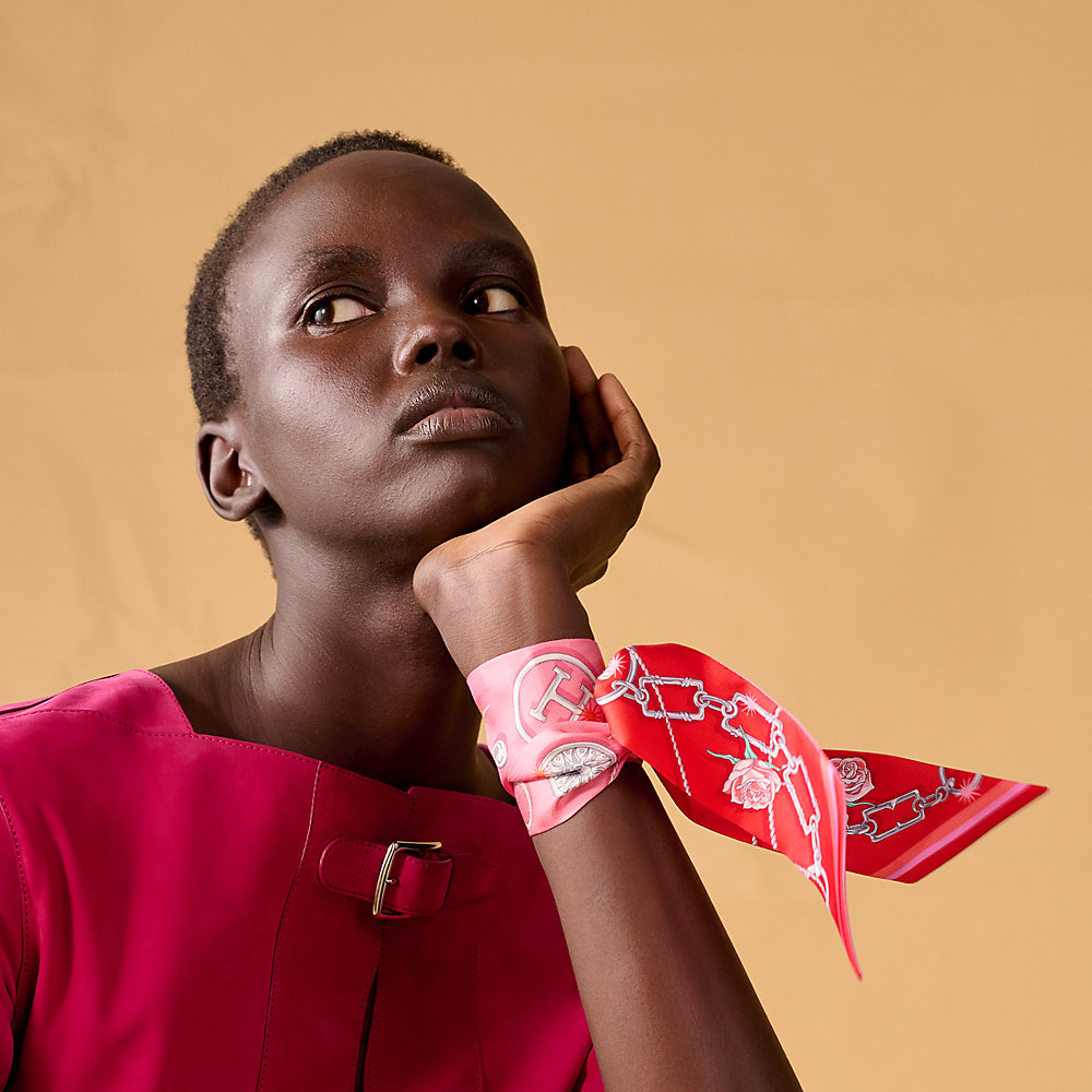 HERMES ツイリー C'est la Fete Twilly 直営店ラッピング Parade en Fanfare Twilly | Hermès Australia